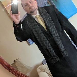 Meet your Posher, Adam